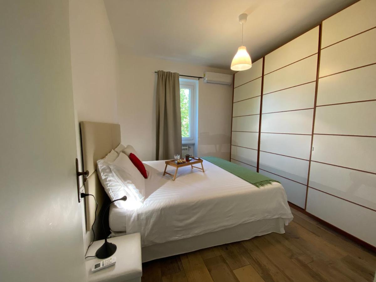 Casa Carolina: King Size Bed Across From Golden Beach 데센자노델가르다 외부 사진